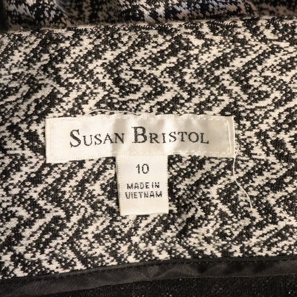 Susan Bristol Vintage white and black abstract pattern a-line trumpet skirt - Picture 2 of 3